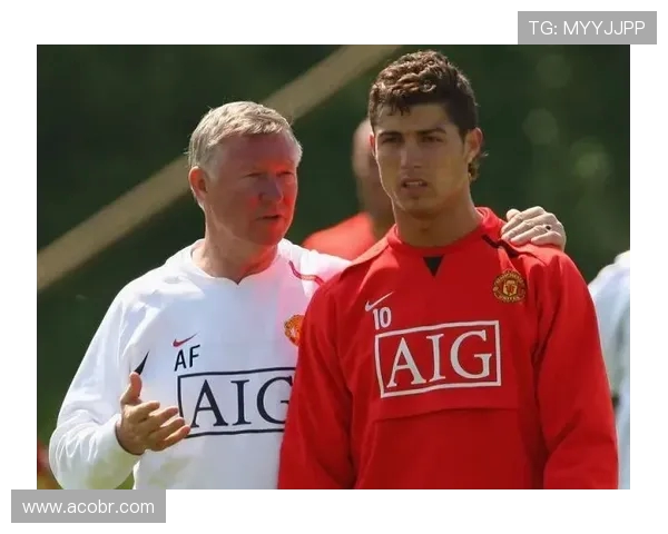 莫拉塔复婚后再起波澜西班牙前锋家庭风波牵动足坛妻子摘戒情变